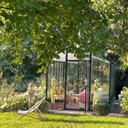 Landart בית הארחה